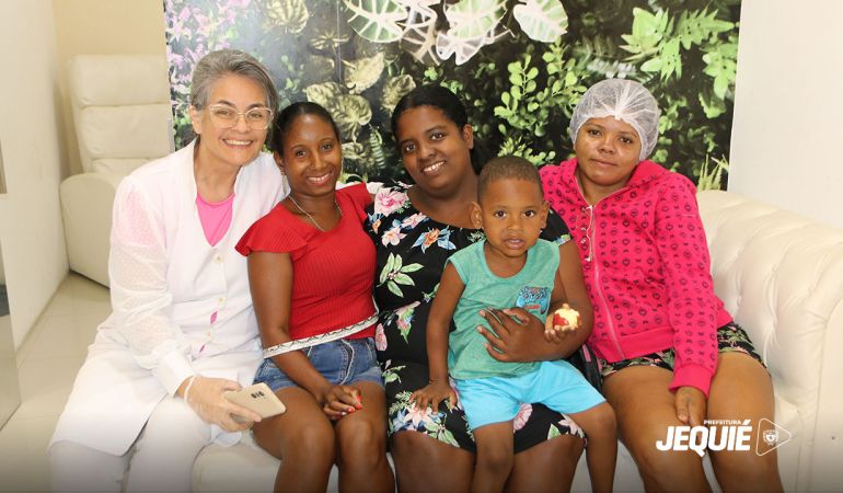 Prefeitura de Jequié promove momento integrativo e de autoestima para mulheres assistidas pelo CRAS do Mandacaru